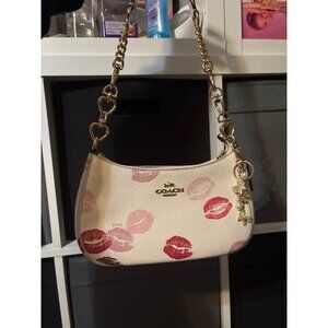Coach teri with lip print